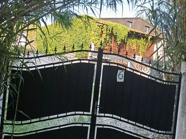 Loue limite Sénas Mallemort maison T3 avec jardin