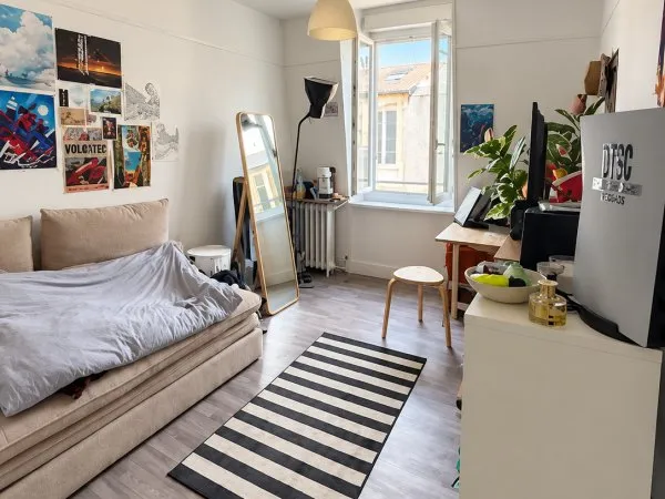 Studio clair et calme - 7ème étage ascenseur - Paris 15ème Vaugirard