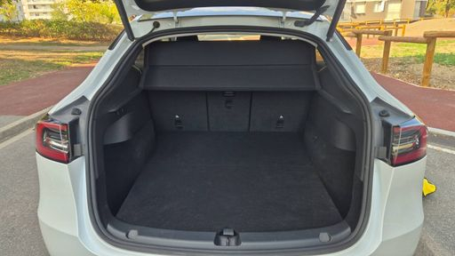 Tesla Model Y 275 Rwd - Standard Range – 2022 – 36852 km – Électrique – Boîte Automatique — photo 41