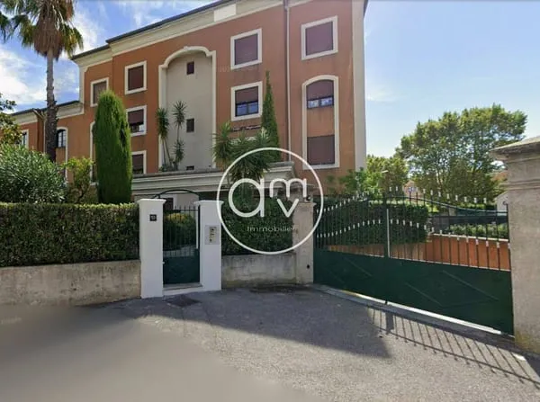 Parking 13 m²