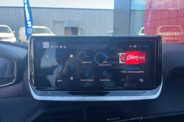 Peugeot 2008 hybrid 145 e-dcs6 — photo 15