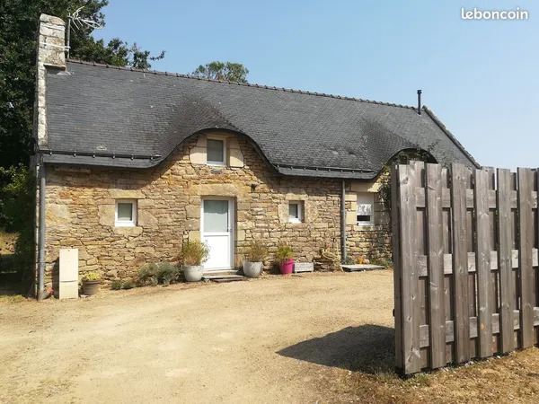 Location à l'année maison en pierre à Locoal Mendon