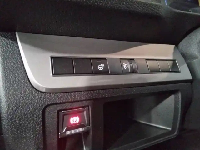 Peugeot Expert fgn m diesel 180 ch automatique — photo 19