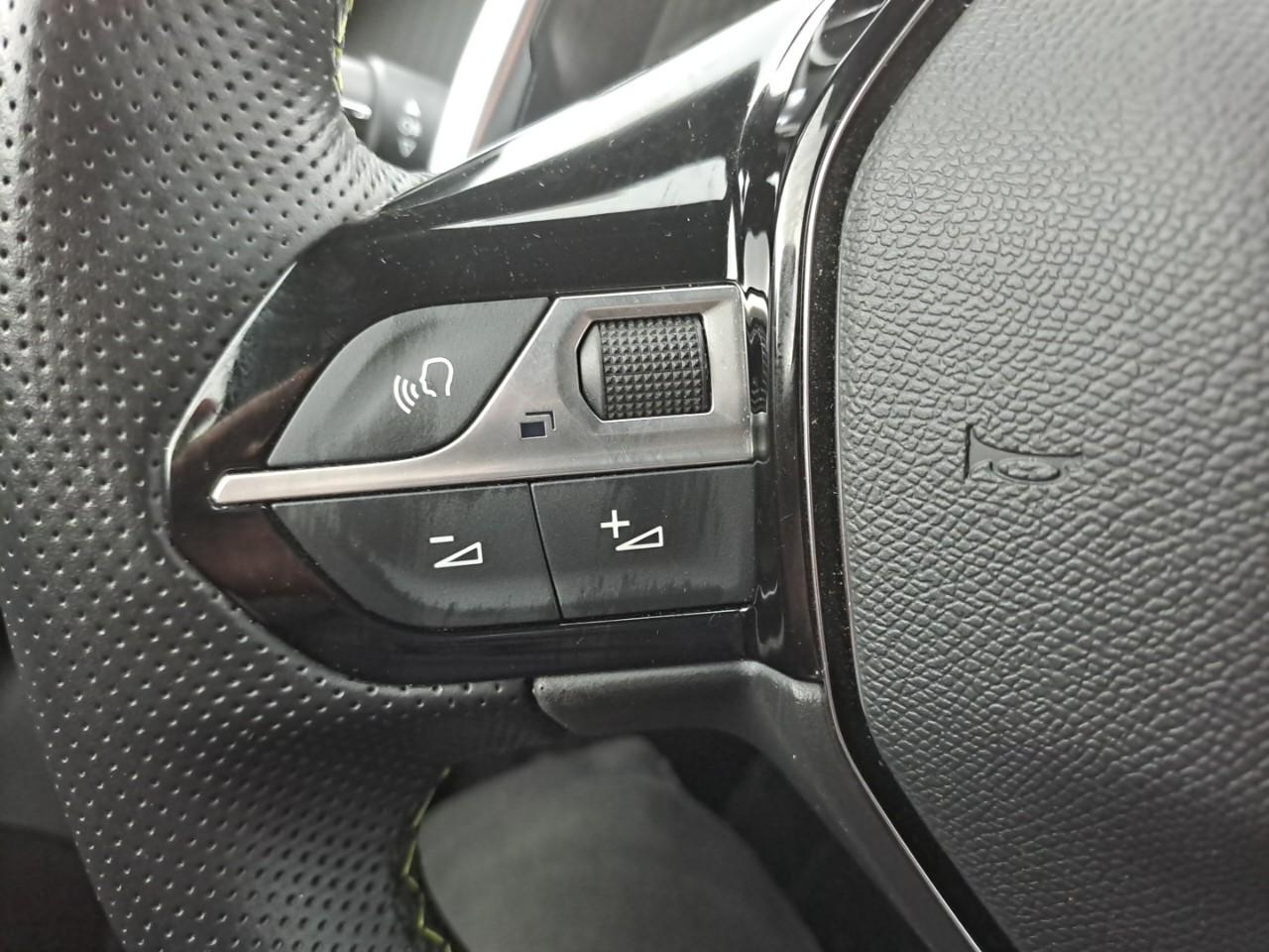 Peugeot 2008 puretech 130 s&s eat8 gt — photo 29