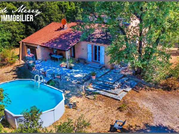 Villa construction traditionnelle d'une surface de 125 m2 - 3 chambres - deux pièces d'eau et deux W