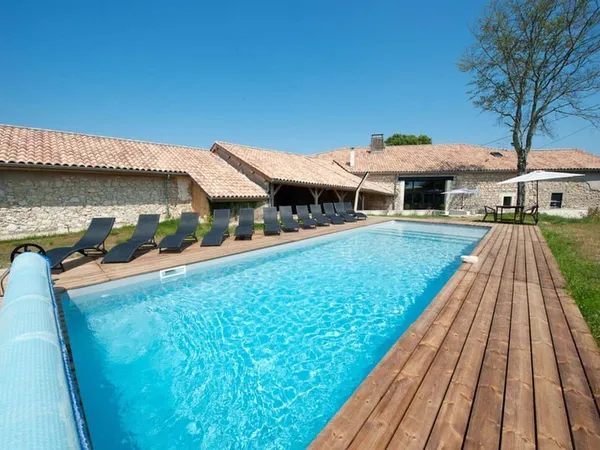 Maison 10 pièces 280 m²
