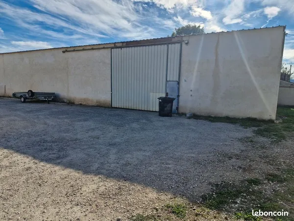 Hangar pour stockage