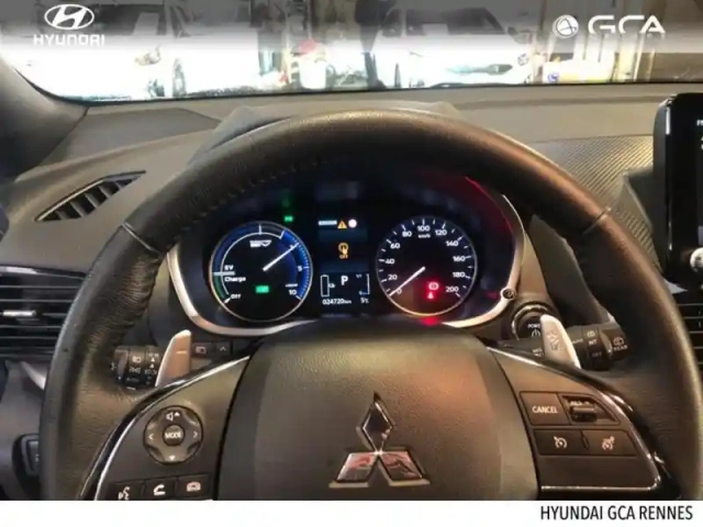 Mitsubishi Eclipse cross 2.4 mivec phev 188ch business 4wd 2023 — photo 8