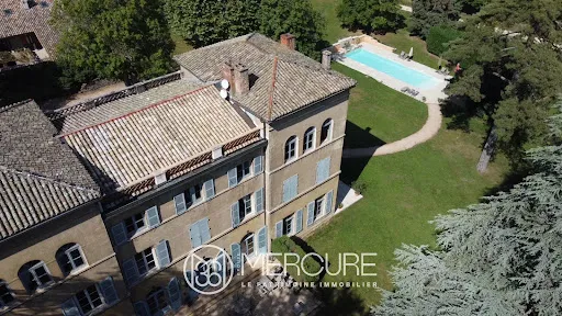 Château 15 pièces 749 m²