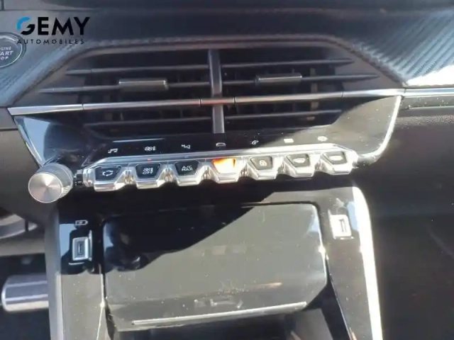 Peugeot 2008 puretech 130 s&amp;s eat8 — photo 17