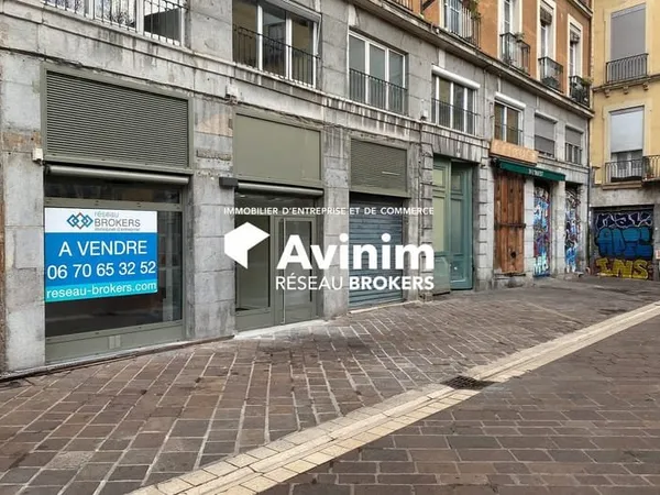 Local commercial 330 m²