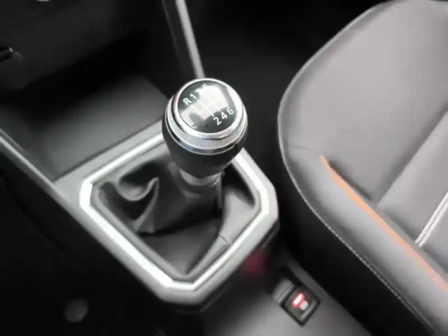 Dacia Sandero eco-g 100 - 22 stepway confort — photo 24