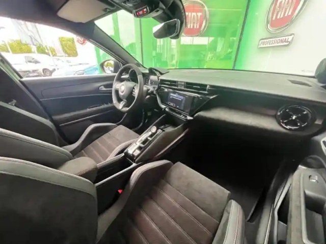 Alfa Romeo Junior elettrica 280ch veloce — photo 12