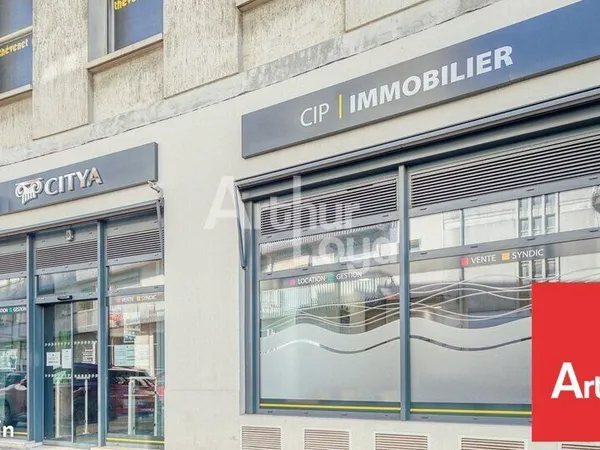 Local commercial 340 m² POITIERS