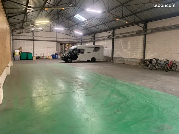 🏢 à louer - dépôt / local d'activité de 420 m² avec bureaux possibles à l'étage