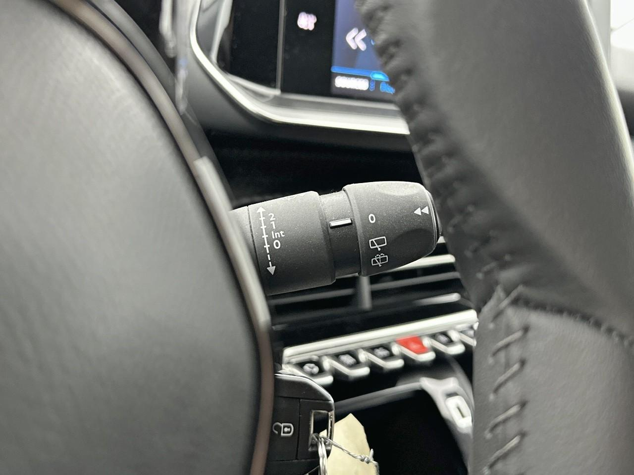 Peugeot 208 puretech 100 s&s bvm6 style — photo 20