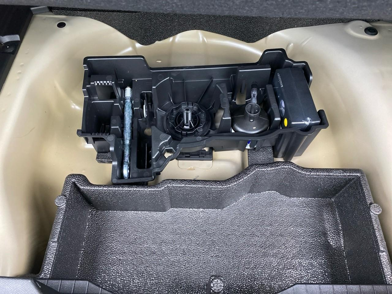 Peugeot 2008 hybrid 145 ch e-dcs6 allure — photo 16