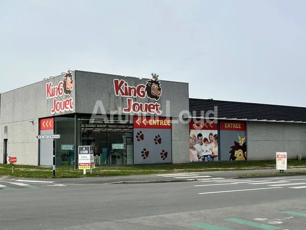 Local commercial 1443 m²