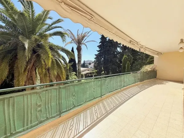 LE CANNET à vendre 3 pièces de 89 m2 avec terrasse au calme