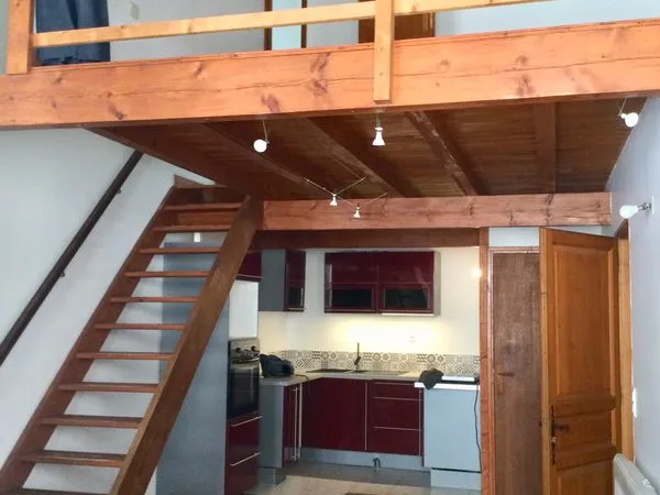 Appartement en duplex, style T3, proche place de la Victoire Bordeaux