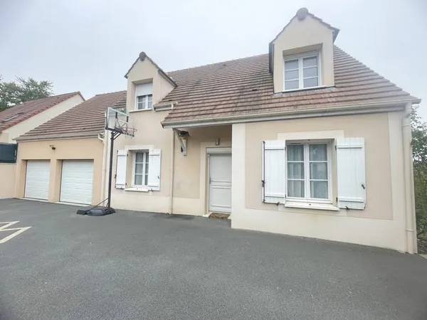 Maison de 2014 avec 4 chambres et une véranda