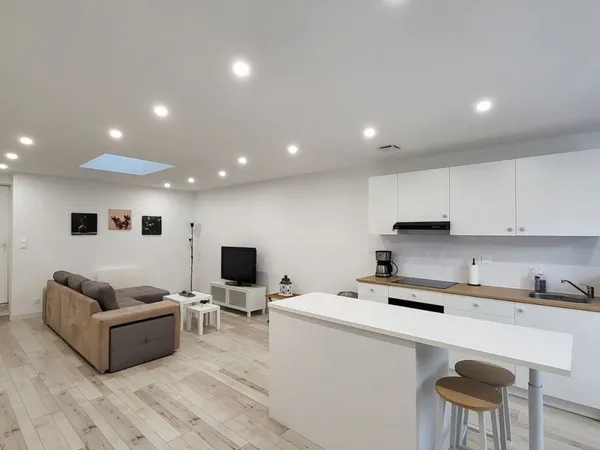 Colocation - rochefort - maison meublée avec jardin