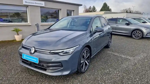 Volkswagen Golf 1.5 ehybrid 204 dsg6 — photo 1