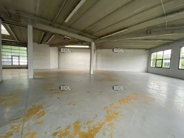 Local d'activité 496 m²