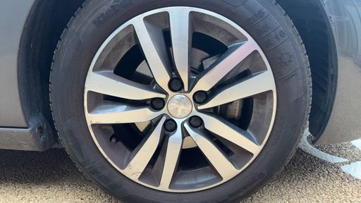 Peugeot 308 SW 1.2 PureTech 130 - Allure – 2019 – 57646 km – Essence – Boîte Manuelle — photo 12