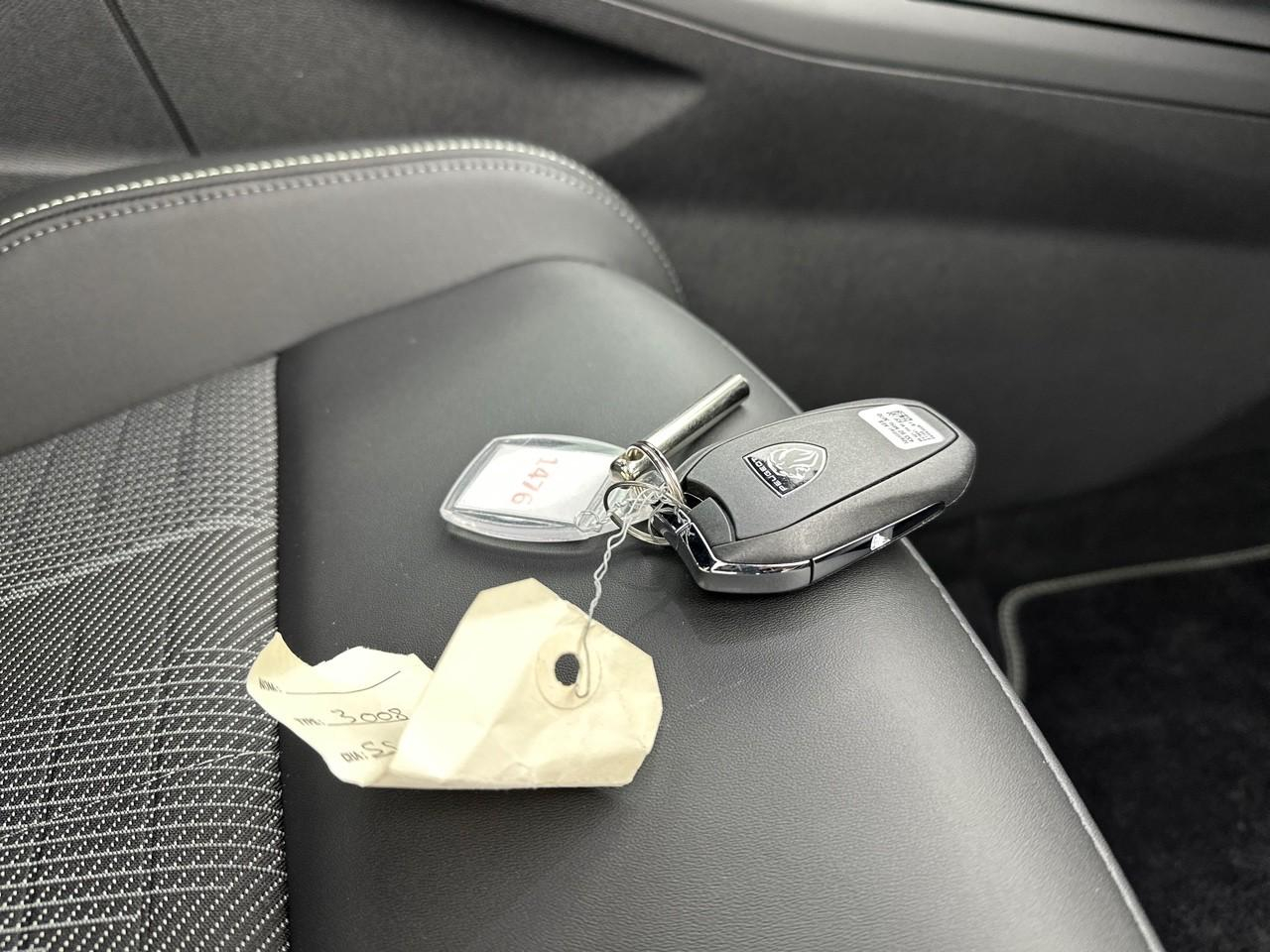 Peugeot 3008 hybrid 145 e-dcs6 gt — photo 38