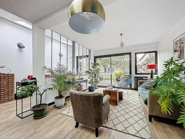 Maison 9 pièces 270 m²