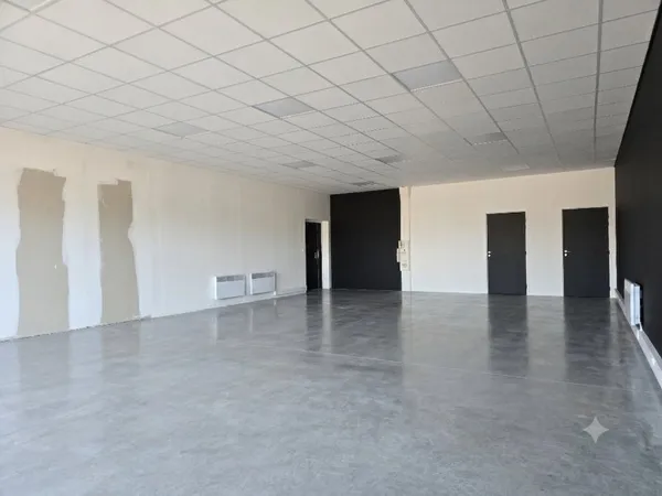 Local commercial 90 m²