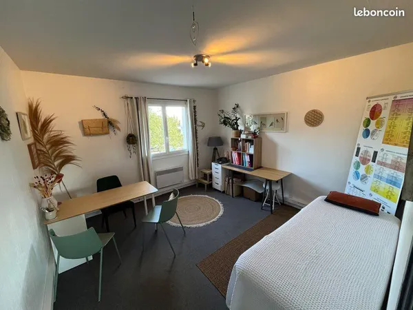 Sous location espace professionnel 18m2- La Montagne