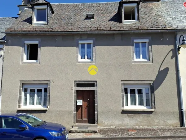 Maison Vente Pierrefort 7p 122m² 75000€
