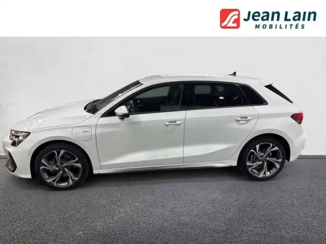 Audi A3 sportback tfsi e hybride rechargeable 204 s tronic 6 — photo 8