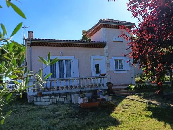 Maison traditionnelle de Plain pied 94m² sur 1165m de terrain piscinable