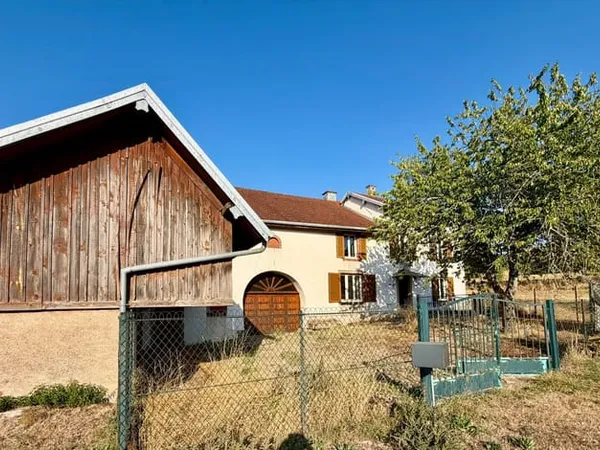 Vente, maison de village, 4 pièces, sur terrain de 28 ares e