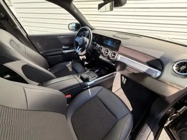 Mercedes Glb 200 d business line — photo 11