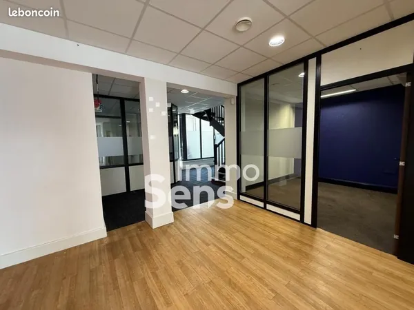 Local 377 m²