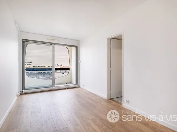 Studio de 23m2 avec balcon cave et box !
