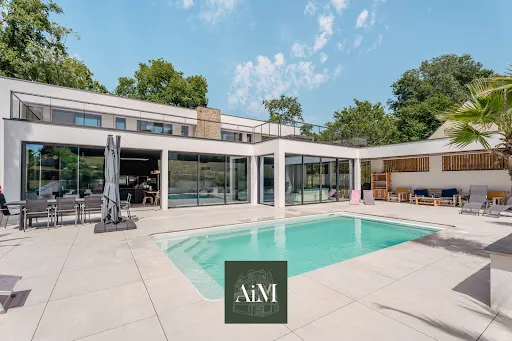 Maison 7 pièces 350 m²