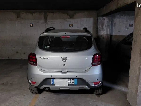 Place de parking rue Marcadet (avec accès piscine)