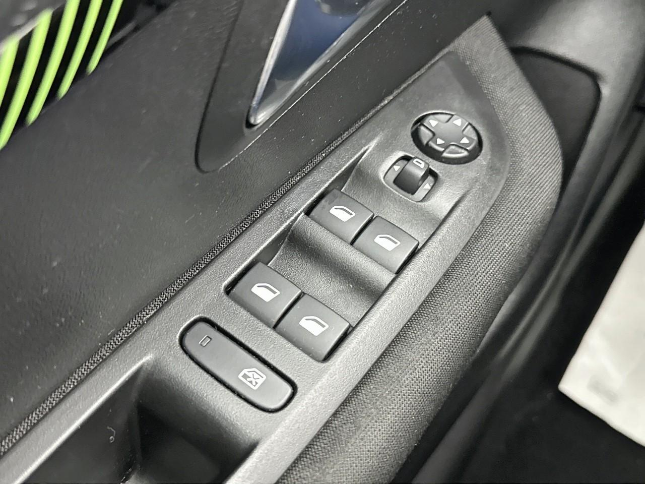 Peugeot 208 puretech 100 s&s bvm6 allure — photo 15