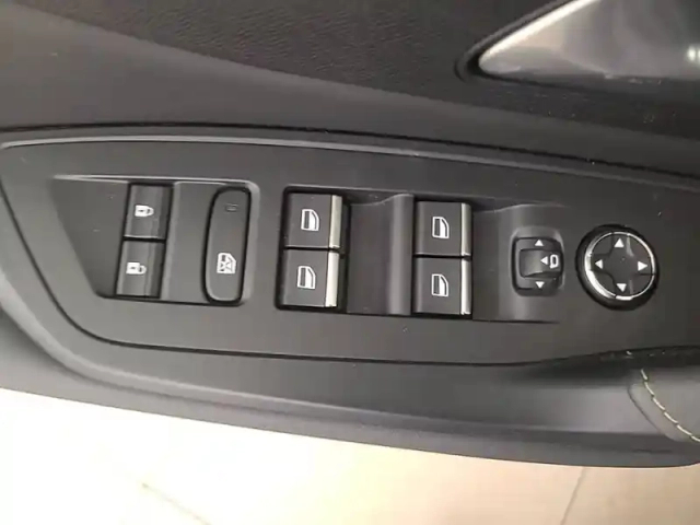 Peugeot 408 puretech 130 ch s&amp;s eat8 — photo 24