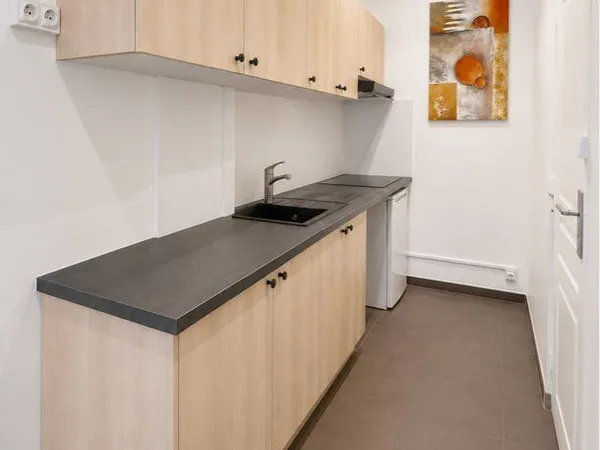 T2 de 26 m² entièrement rénové - Cuisine neuve - Marseille 13004