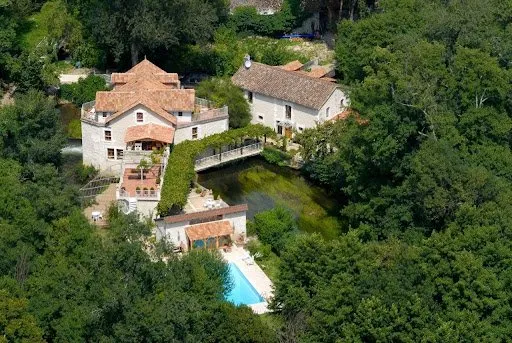Moulin 412 m²