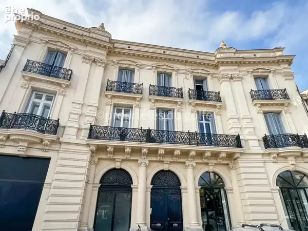 Sète, vue quai, bel appartement de charme 6 pièces,