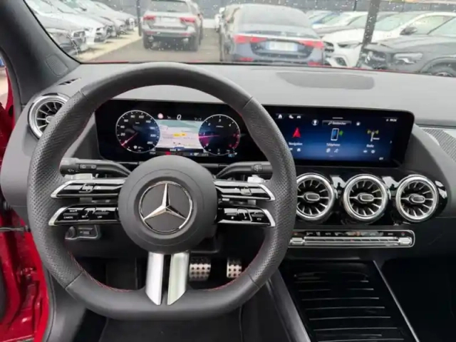 Mercedes Gla 200 d amg line — photo 36