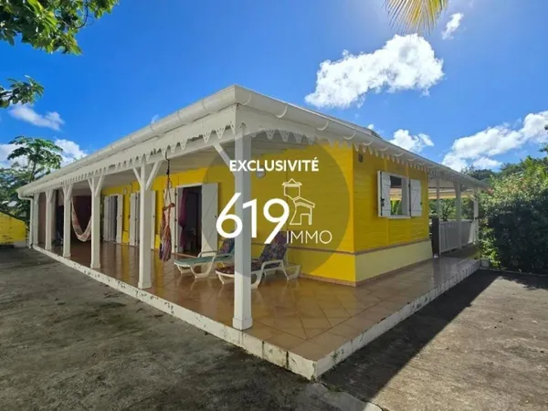 Super haut de villa au calme bien situé