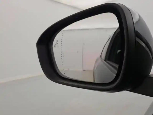 Renault Megane e-tech 220 ch autonomie confort gsr2 — photo 18